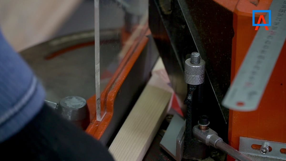 Stretcher bar cutting